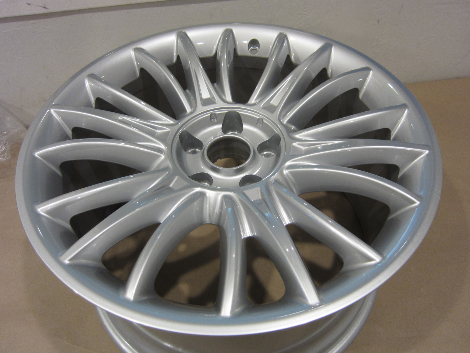 Maserati Quattroporte. Rear Wheel/Rim. 10X19. (NEW). Part#670013452