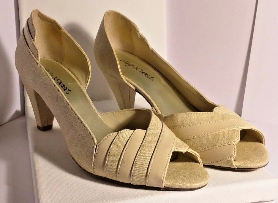 Zapato cómodo East Street para mujer marfil crema tacón alto con punta abierta talla 7,5 Foto 2 de 4