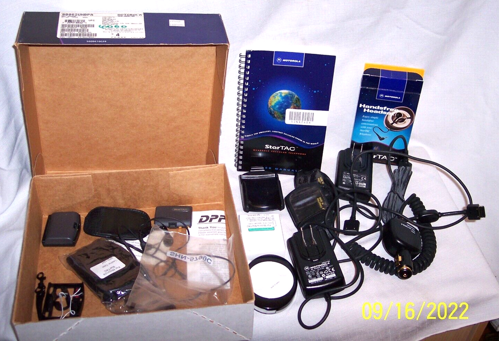 Vintage 1996 Motorola Micro Startac Cell Phone Accessories Package No Phone