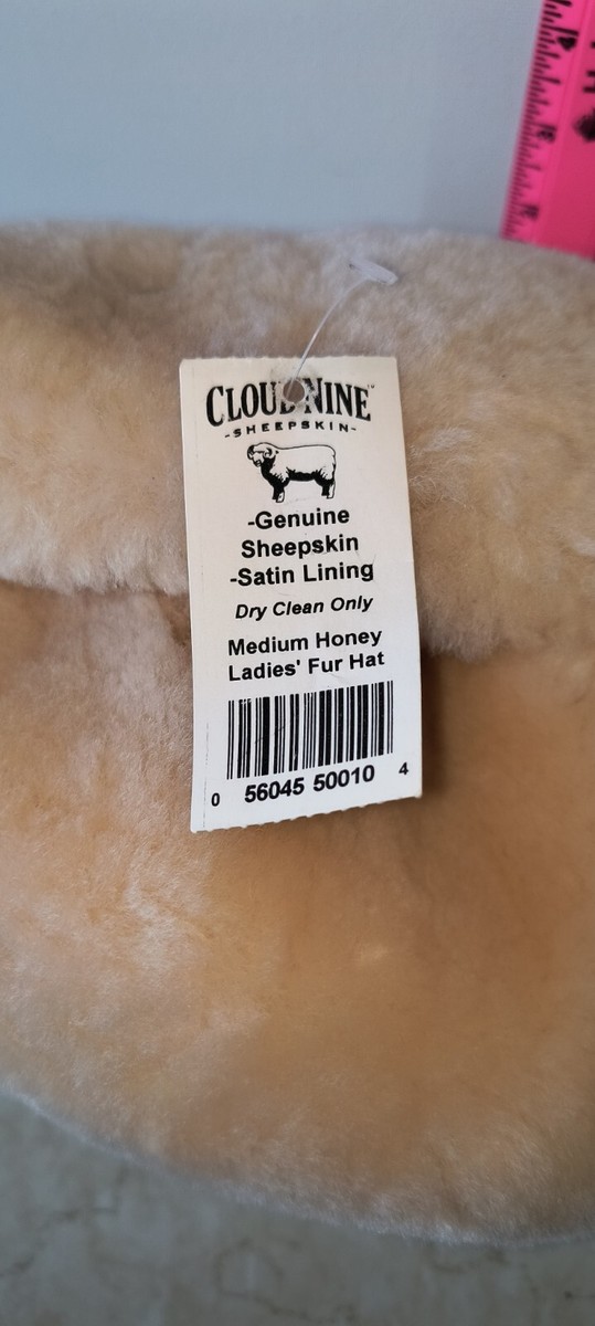 Sheepskin Cloud Nine Fur Winter Snowball Hat - Women display picture 3