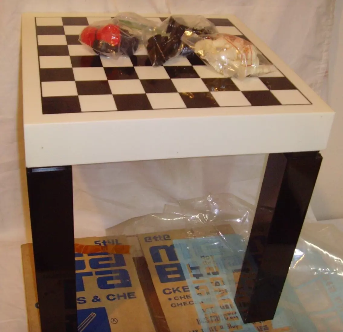 CHESS AND CHECKERS GAME TABLE SET