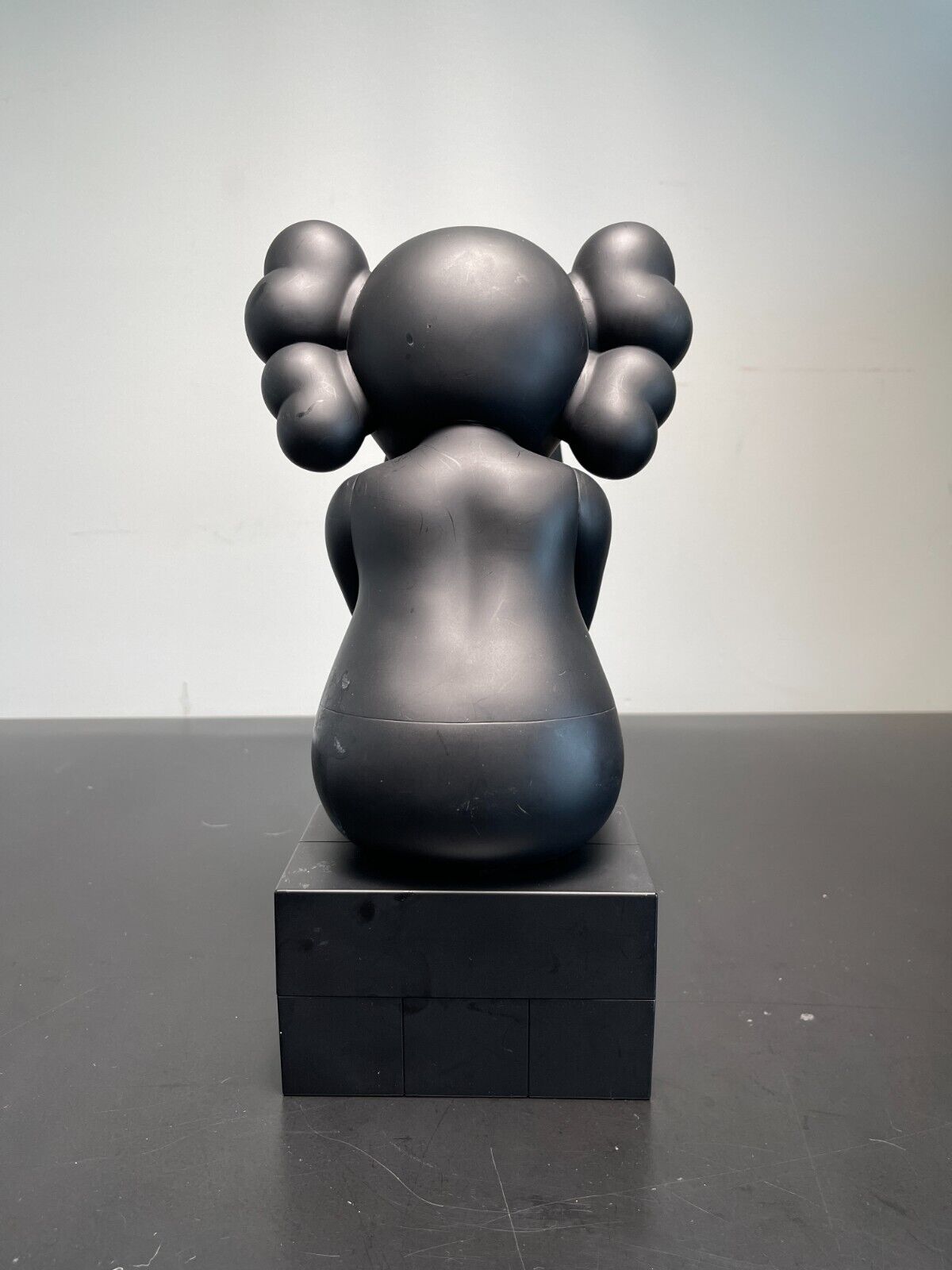 KAWS, Companion Passing Through Keychain (Brown) (2013)