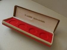 DDR Medaillen Box „Für vorbildliche Nachbarschaftshilfe“ für 4 Medaillen