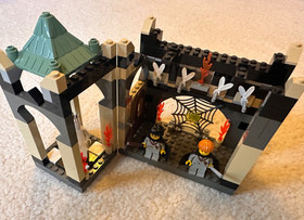 LEGO Harry Potter set 4704 - Chamber of the Winged Keys; 100% complete w box
