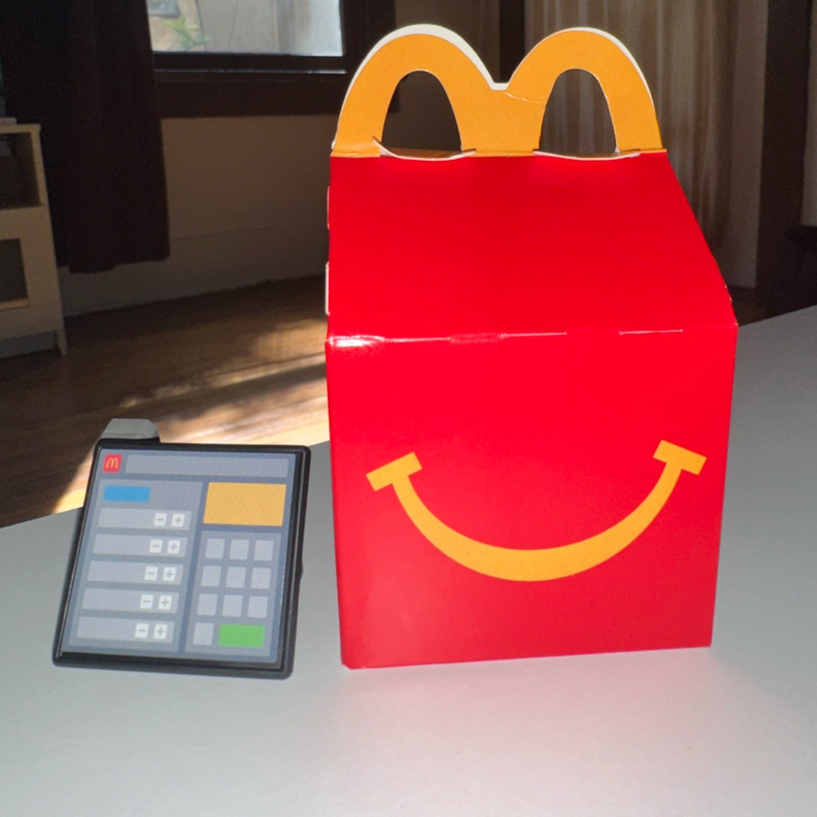как выглядит McDonalds Happy Meal Cash Register Card Reader Toy Set for Ages 3-11 Years фото