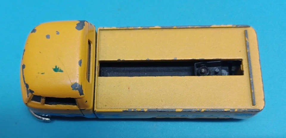 VW Combi Pick-up 6 ruedas 1/64 1963 Jada Toys - neumáticos BF Goodrich - # 91166 - difícil de encontrar Foto 3 de 4