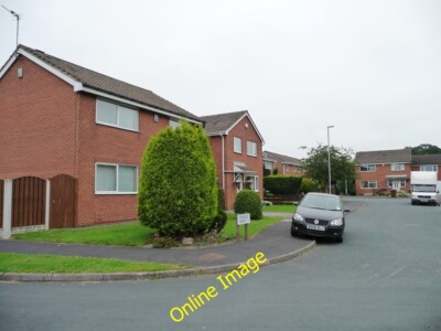 Photo 6x4 Oakdale Garth, Whinmoor Wellington Hill/SE3538 Off Oakdale Mea c2012