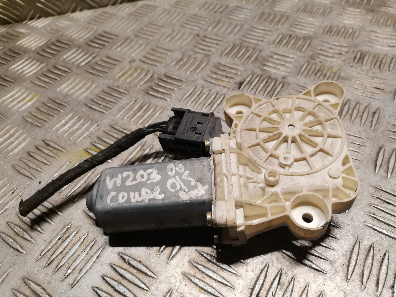 Picture 1 of 4