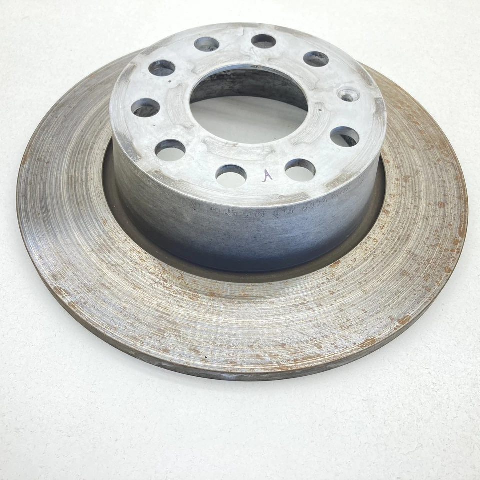 Задний дисковый тормозной ротор Volkswagen JETTA OEM #5QN615601A - Изображение 3 из 4