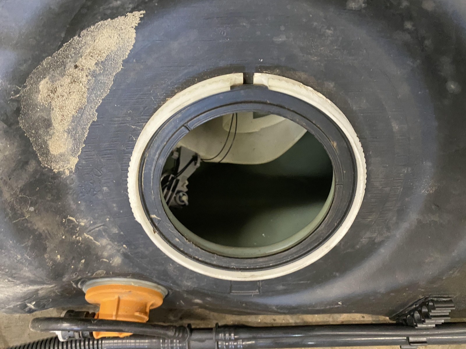 07 08 BMW E66 750 Fuel Tank Gasoline Holder 16117175232 OEM for  