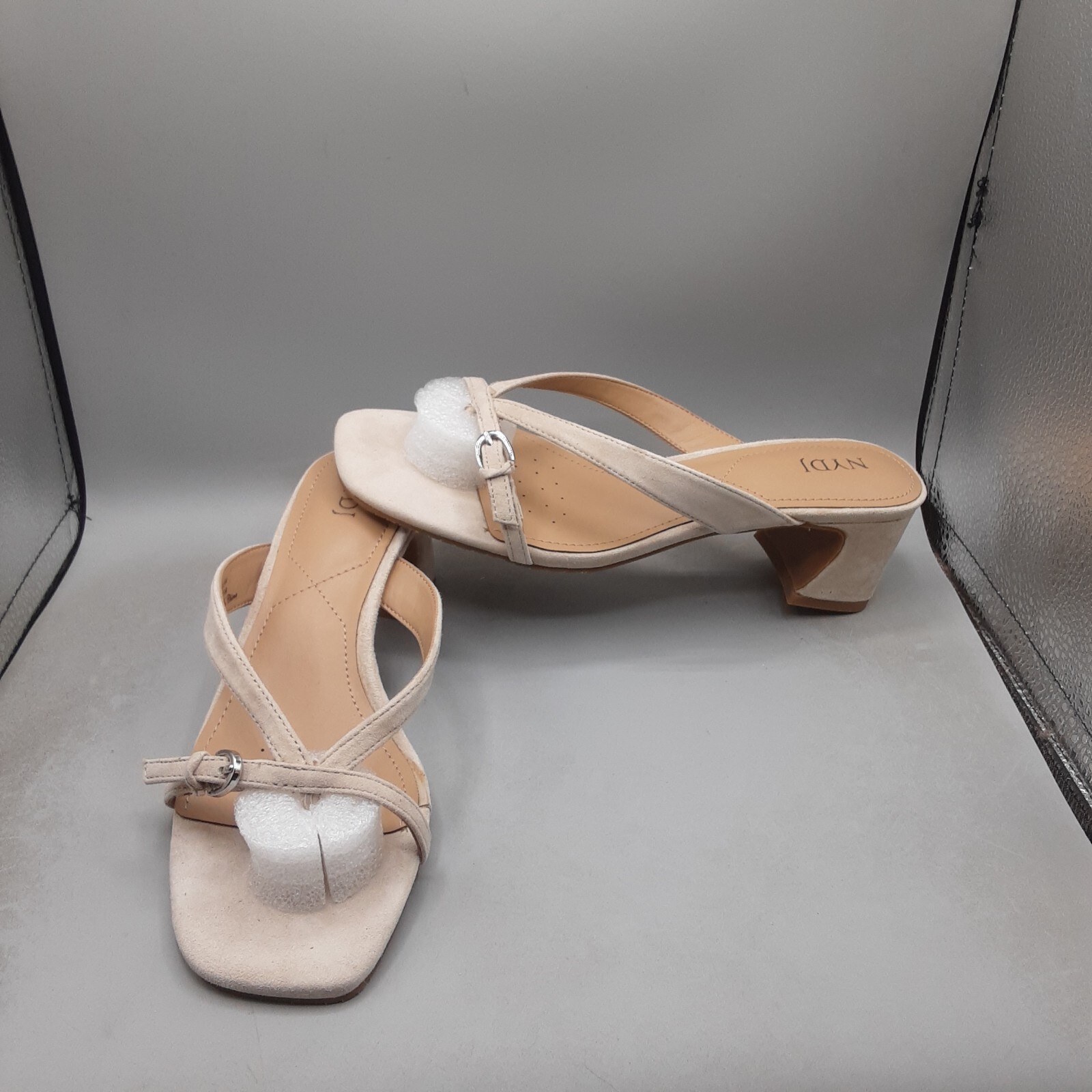 NYDJ Sandals Glam Women's 6.5M Beige Sand Suede Thong Strappy A3