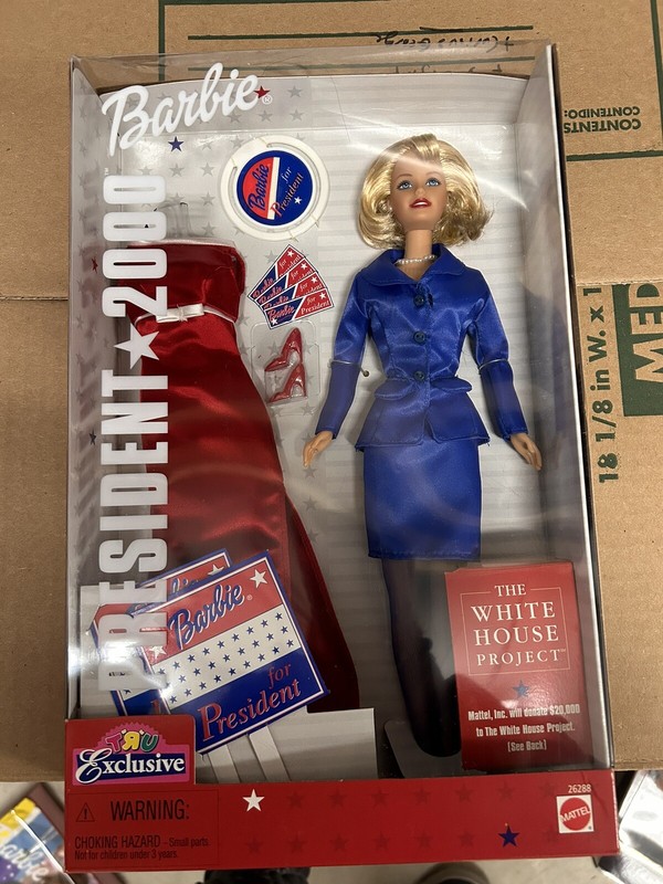 Barbie 26288 President 2000 NIB Toys R Us 1999 exclusive The White House Project
