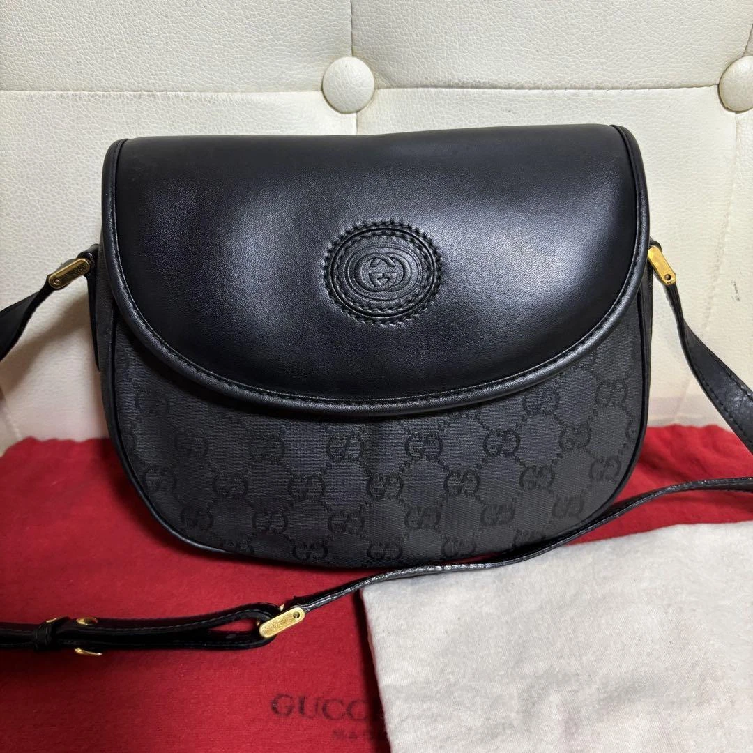 Très bon état avec accessoires GUCCI ancien sac Gucci GG demi lune