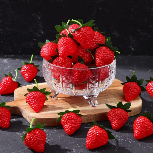 50 Pezzi Plastica Modello Fragola Bambino Ornamento Fragole Finte - Foto 9 di 11