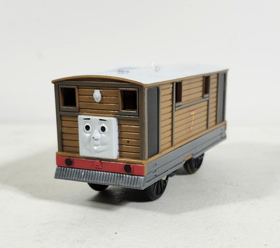 Thomas Wood  Railway Battery Powered Toby Tram Train DieCast  2009 Toy