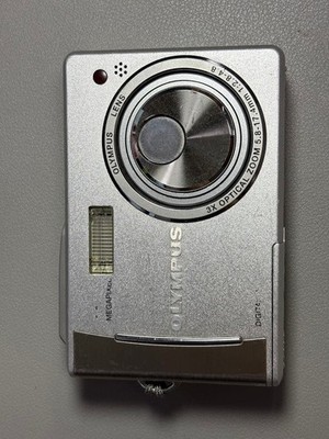 OLYMPUS Camedia X-600 Silber Kompakt-Digitalkamera getestet funktioniert Japan