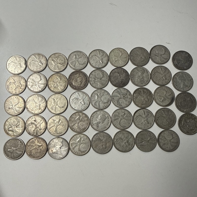 Lot Of 44 Canadian Silver 25 Cents Coins   ZZ