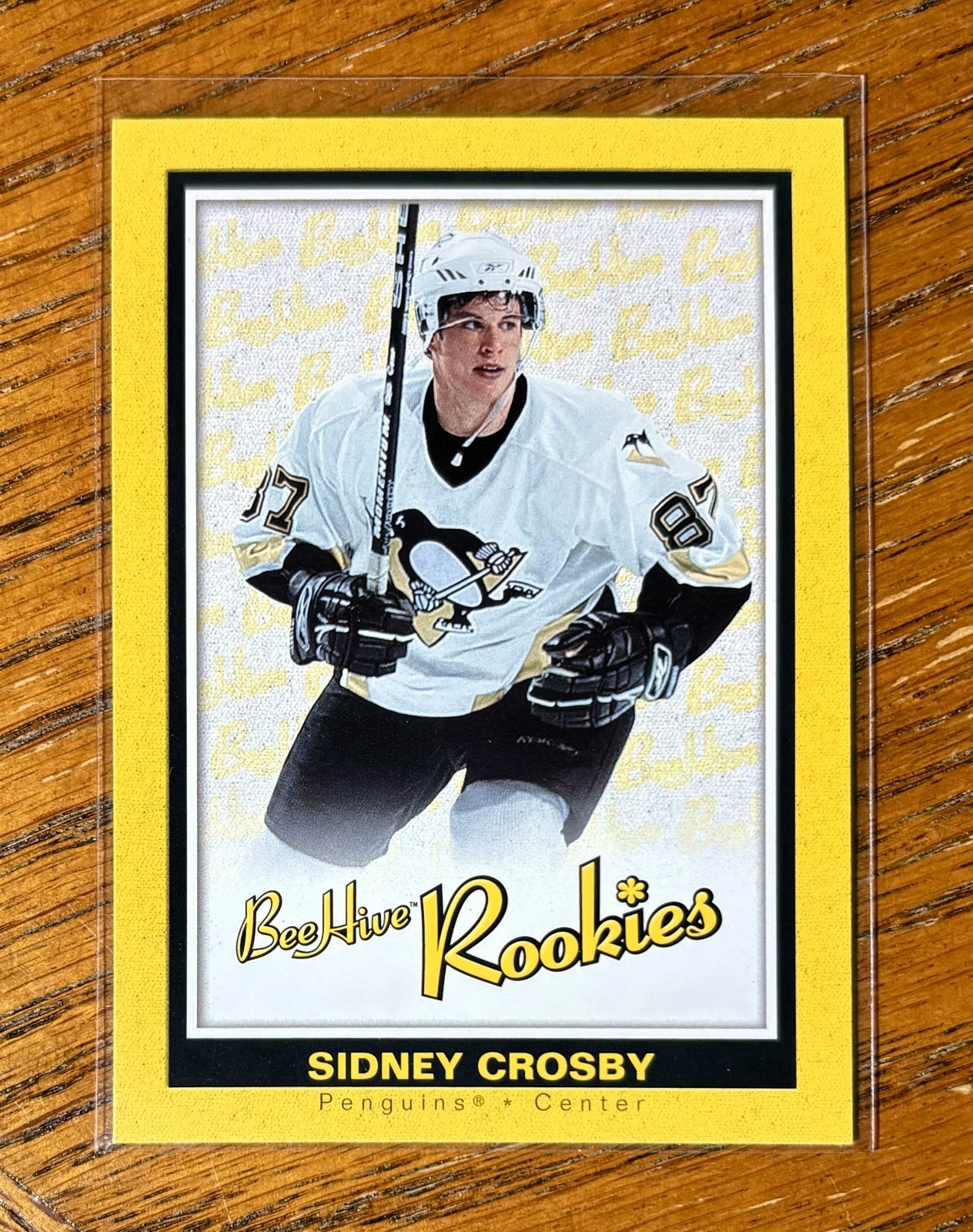 2005-06 UPPER DECK BEE HIVE SIDNEY CROSBY ROOKIE #101 RC GREAT SHAPE GRADE IT