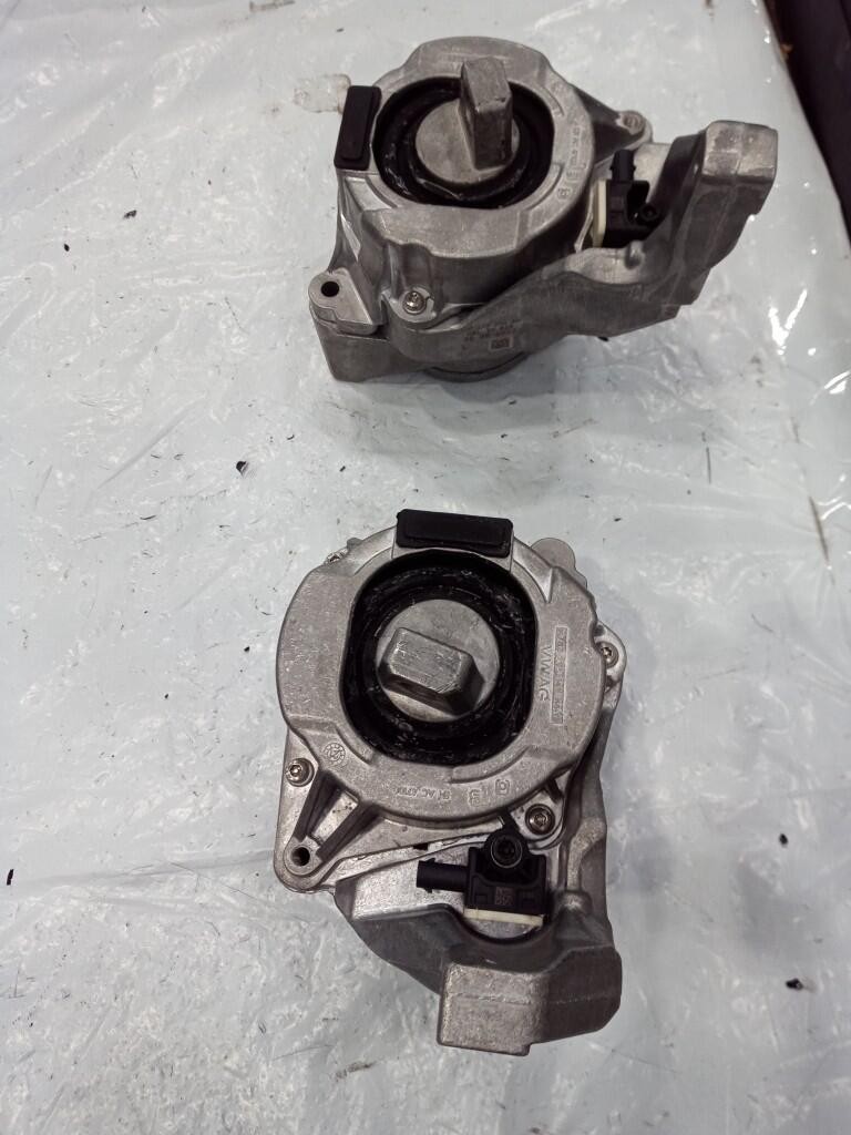 Bentley Bentayga 2015-2021 Right Engine mounts Set P/N 4M0199255BH