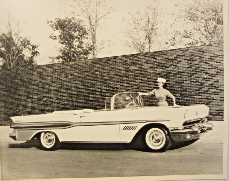 1957 PONTIAC BONNEVILLE FI, convertible,  10" x 8" b&w PRESS photo.