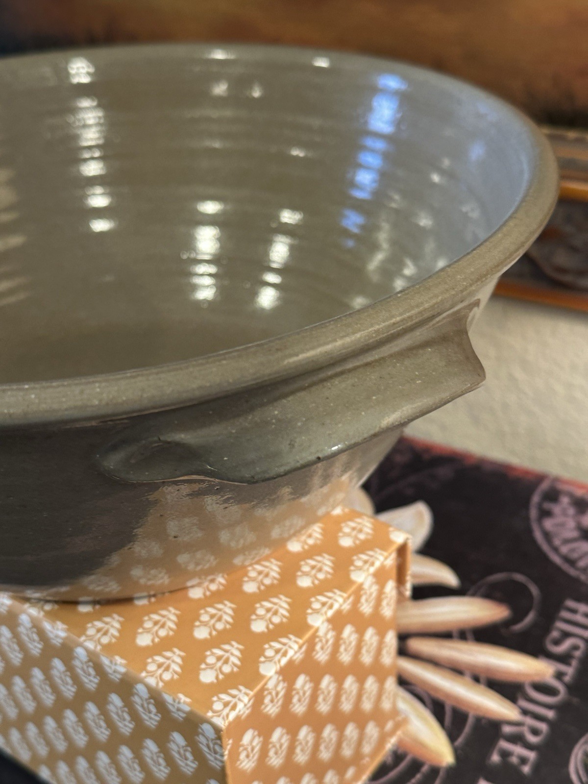 JUGTOWN WARE-Handled Mixing Bowl-w/Floral Design-c 1985-Salt Glazed Pottery-NICE