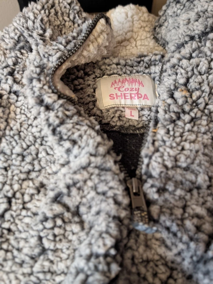 L Georgia Bulldogs Women’s Cozy Sherpa Quarter-Zip Pullover Jacket - Gray  - Image 3 of 4