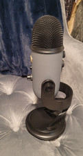 Blue Yeti USB Wired Condenser Microphone Gray, Mute Button, Gain, Stand