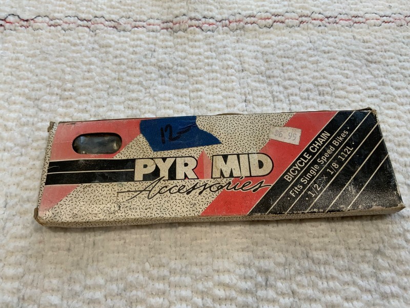 NOS NEW NIB PYRAMID 1/2 x 1/8 112 L single-speed bicycle chain
