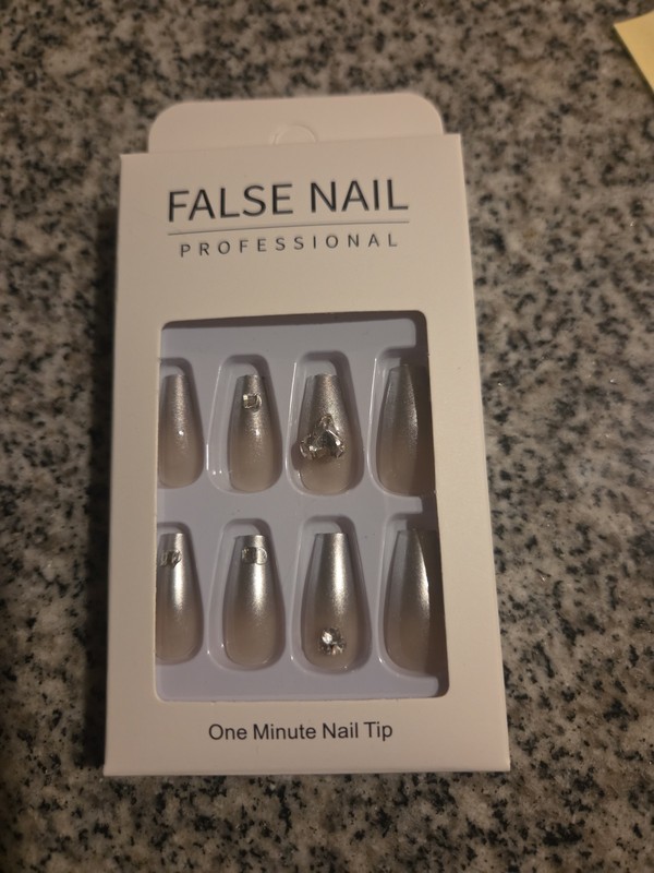 press on nails