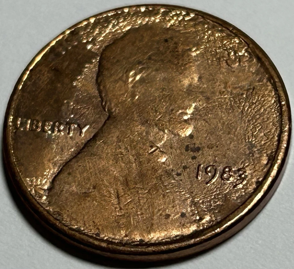 1983-P MAJOR LAMINATION ERROR PENNY - Rotated Die! Looks RD Mint State!  - Image 2 of 4