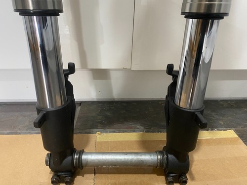 HONDA CBR 929 Front End Forks, Top & Bottom Yokes, Wheel spindle, Clip ons (2) - Picture 4 of 24