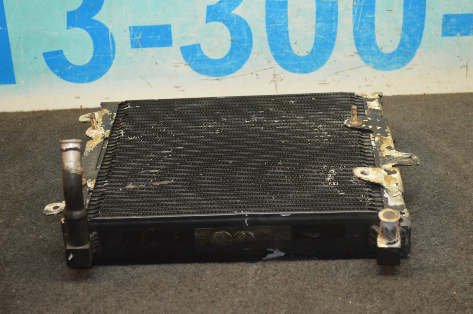 05-09 BENTLEY ARNAGE TURBO 6.75L V8 RIGHT SIDE ENGINE MOTOR OIL COOLER ASSEMBLY