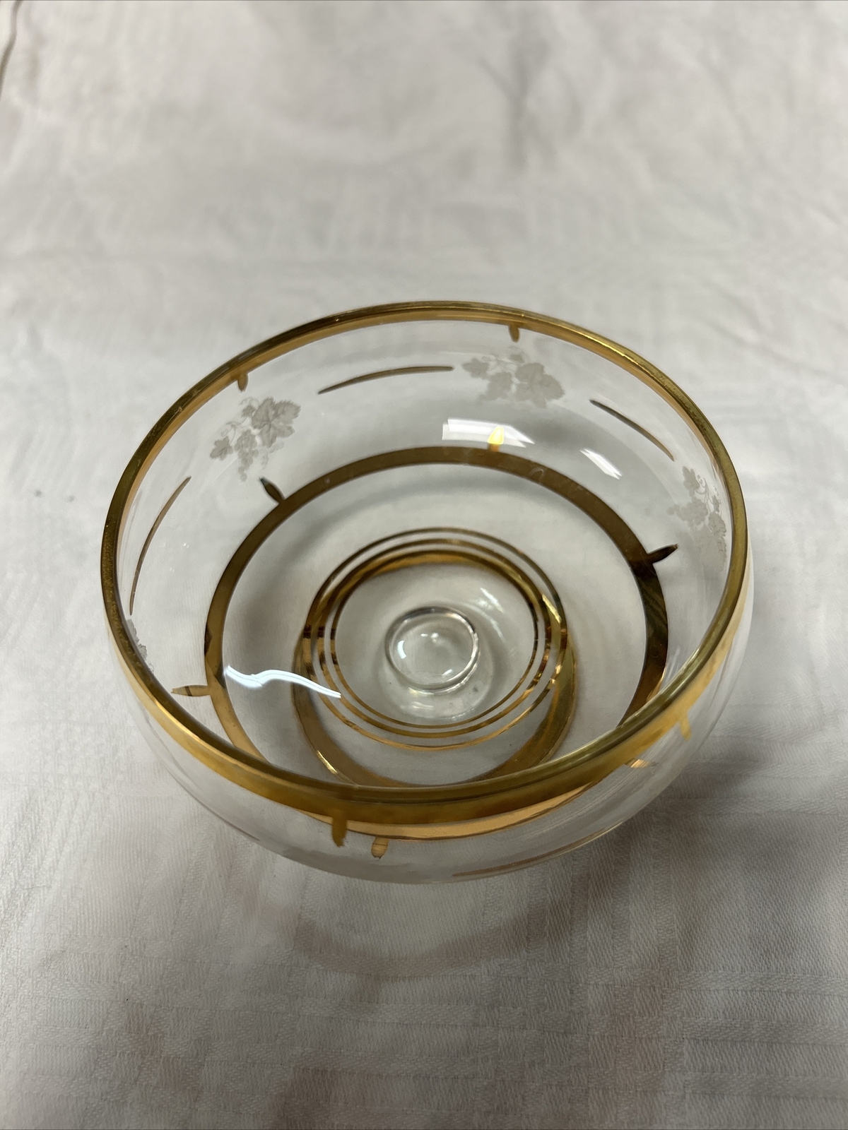 Vintage Kitsch 8pc Dessert Trifle Fruit Bowl Set Gold rim etched leaf