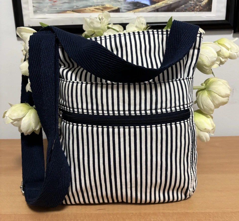 Thirty One Crossbody Purse Organizer Navy White stripes Travel Comfortable. - Image 2 of 4