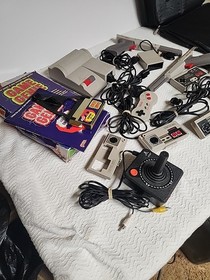 Nintendo NES Powr Console NES 101 1993 Game Genie Duck Hunt Guns