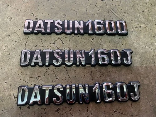 DATSUN 1600 VIOLET 160J Trunk Lid Emblem Badge Genuine Part NOS JAPAN X3