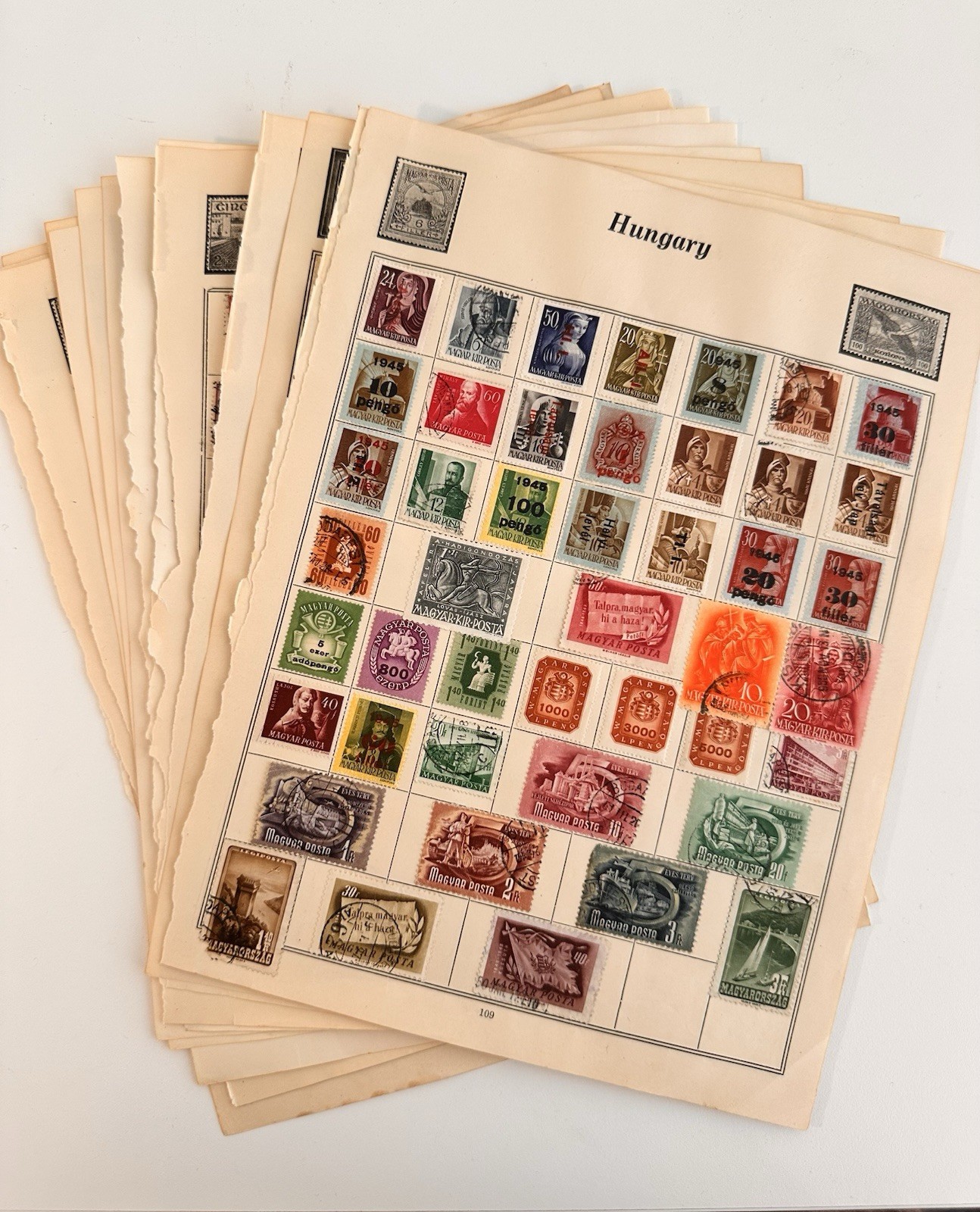 World Stamp On Pages - Lot Unused MH & Used Stamps - From Old Stamp Album - E124