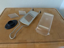 Grattugia pialla Rösle Julienne, acciaio inox e supporto avanzi, lama aggiuntiva, vassoio di raccolta