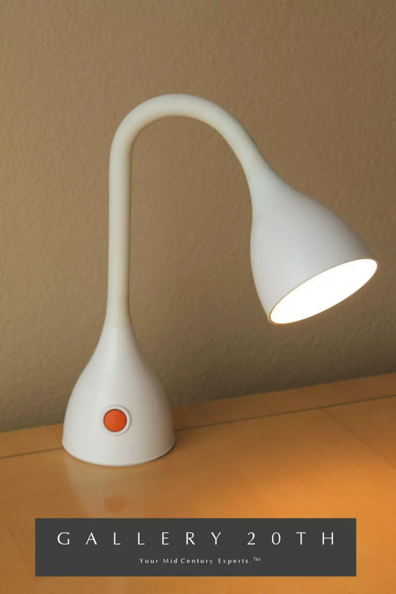 WOW MODERNIST ARTICULATING WHITE DESK LAMP RARE DESIGNER