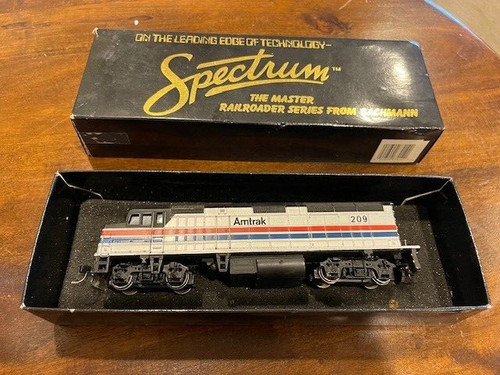 Spektrum HO EMD F40 PH Diesel Phase 2 Amtrak Nr. 87012 | Zustand: Used