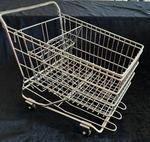 Mini Chrome Metal Shopping Cart/ Basket/Planter Display 11"tall x 11" x 8" wide - Afbeelding 1 van 5