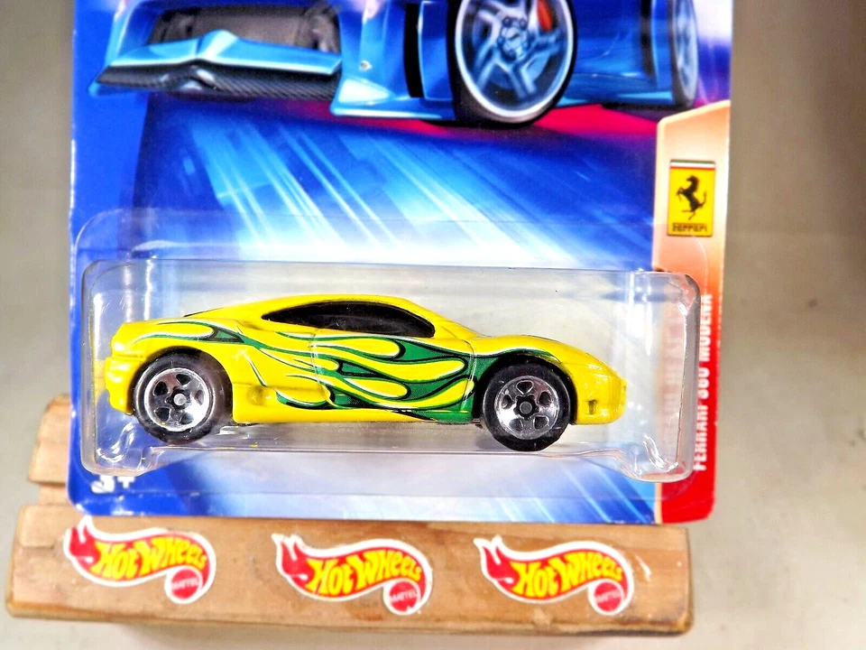 Ferrari Heat Series 2004 Hot Wheel #128 1/5 Ferrari 360 Modena amarillo con 5 radios Foto 2 de 4