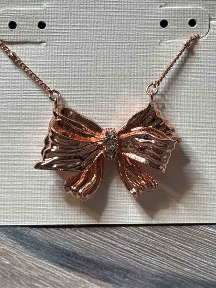 Kendra Scott x LoveShackFancy Rose Gold Bow 🎀 Necklace in White Crystal - Image 3 of 4