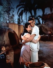 The Egyptian Unsigned photo - Edmund Purdom and Jean Simmons *29