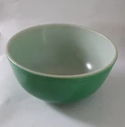 Vintage No Number Medium Pyrex Nesting Bowl Primary Color Green 2.5 quarts 1940s