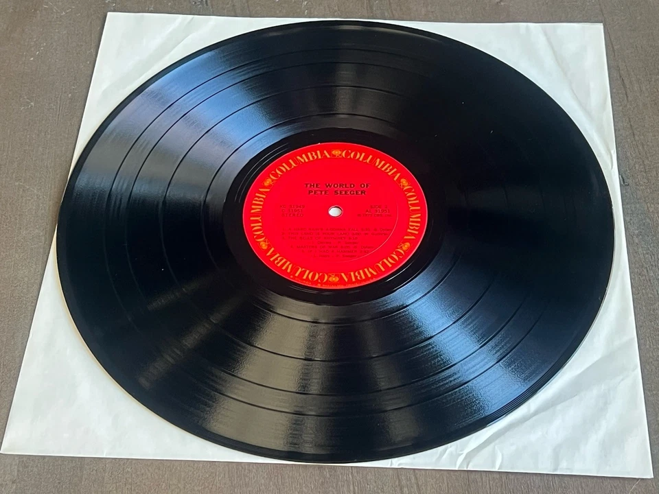 Pete Seeger The World Of Pete Seeger CG31949 2LP Gatefold EX/EX Vinyl Record Set - Image 3 of 4