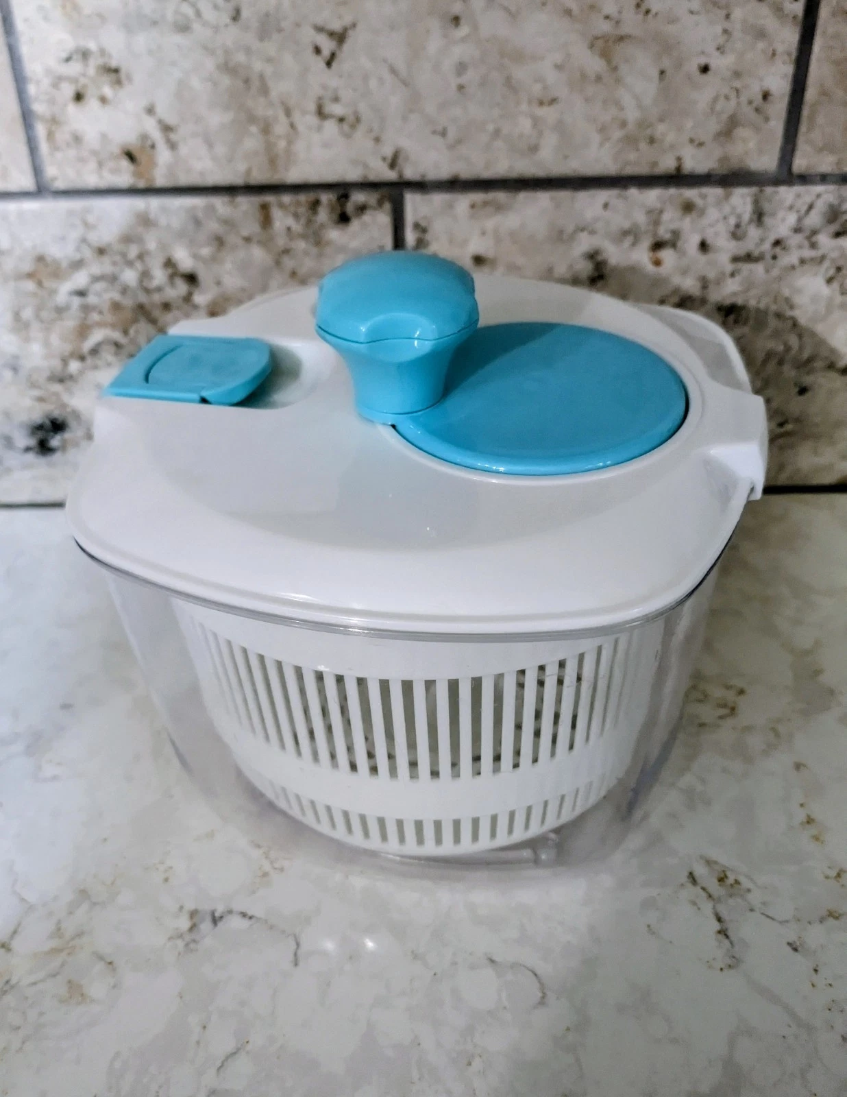 Salad Spinner Vegetable Dryer Manual Lettuce Washer Drainer & Kitchen Crisper
Opens in a new window