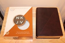 NKJV Study Bible: New King James Version, Rich Mahogany, Leathersoft, Full-Color