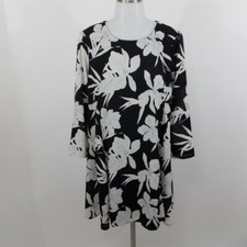 Show me your Mumu dress M black white floral keyhole shift swing a-line 