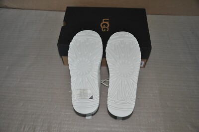 UGG Men display picture 1